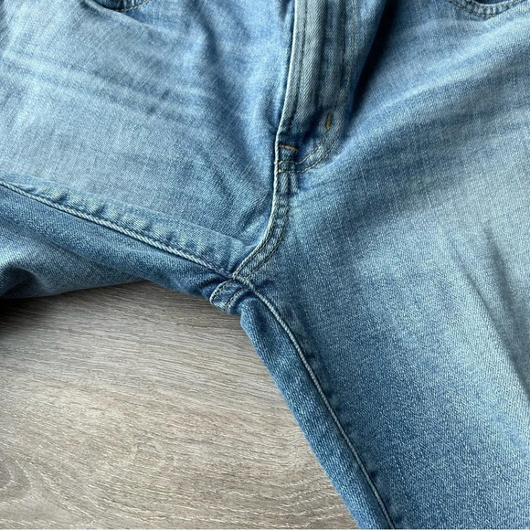 Gap Mid Rise Girlfriend Jeans With Washwell In Light Destroyed Jeans - Picture 7 of 15